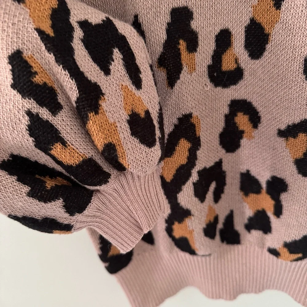 Leopard Print Sweater - Mauve with Brown and Black Print. Size Medium - Picture 2 of 5